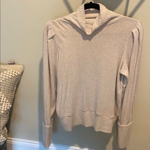 Light ruched shoulder top